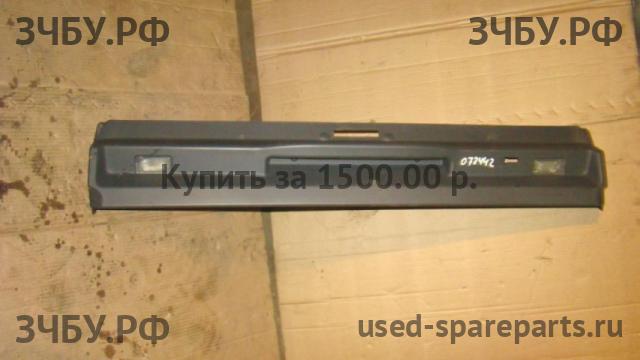 Land Rover Range Rover 3 (LM) Накладка крышки багажника