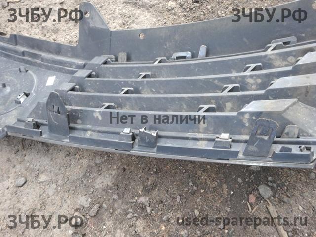 Nissan Tiida 1 Решетка радиатора