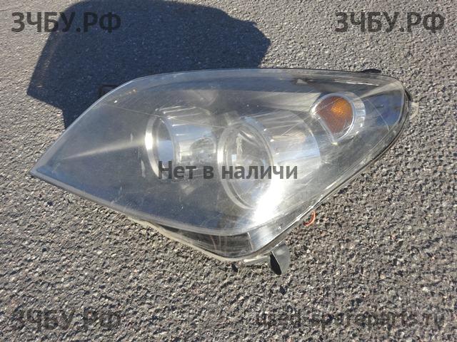 Opel Astra H Фара левая