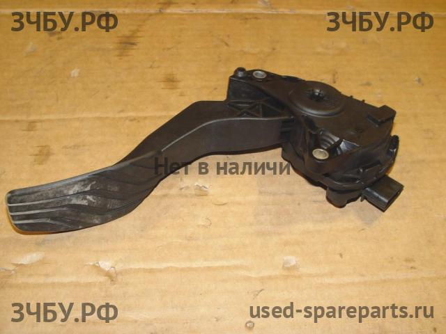 Nissan Qashqai (J11) Педаль газа