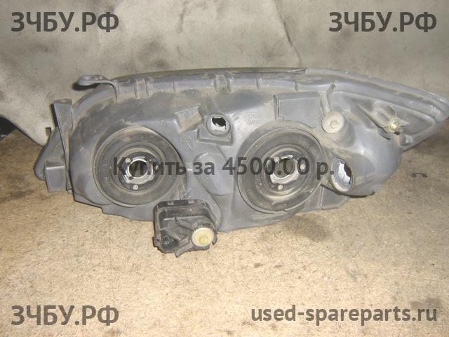 Lexus IS (1) 200/300 Фара правая