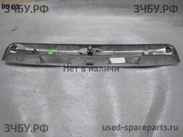 Honda Pilot (2) Накладка на дверь багажника