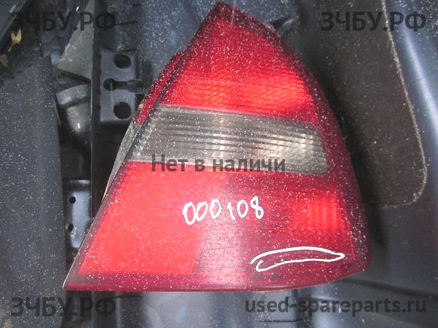 Mitsubishi Carisma (DA) 2000-> Фонарь правый