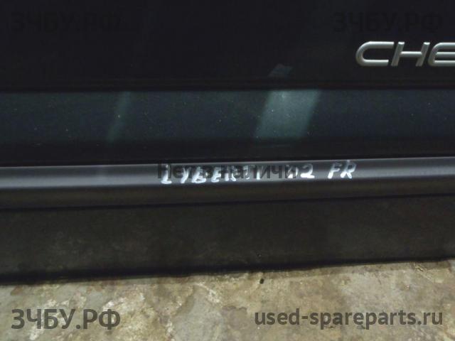 Jeep Liberty 1 Молдинг двери передней правой