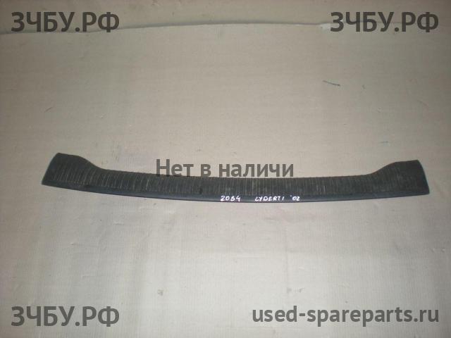 Jeep Liberty 1 Накладка задней панели