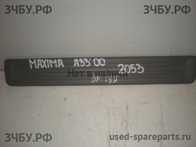 Nissan Maxima 3 (CA33) Накладка на порог задний правый