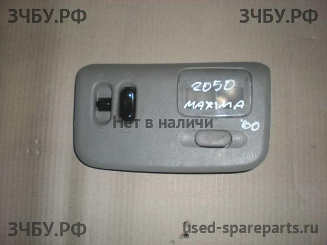 Nissan Maxima 3 (CA33) Плафон салонный
