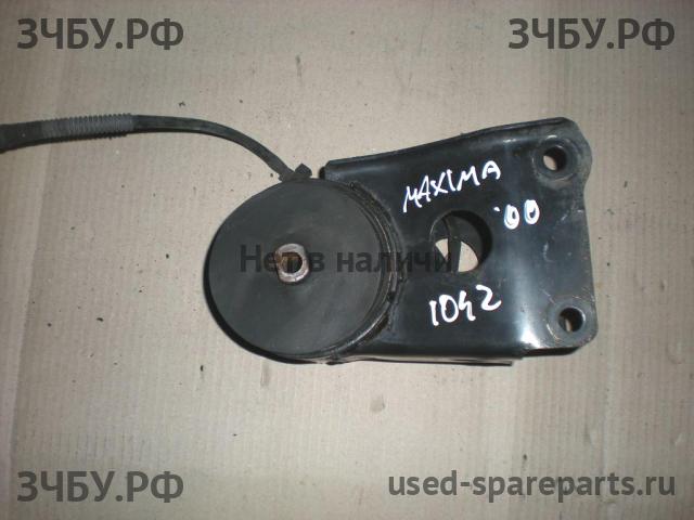 Nissan Maxima 3 (CA33) Опора двигателя