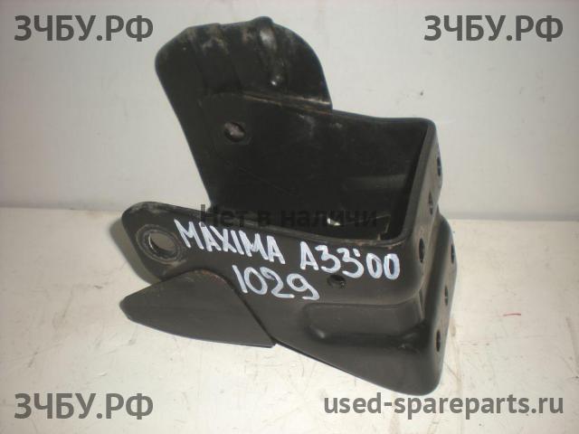 Nissan Maxima 3 (CA33) Кронштейн крепления ДВС