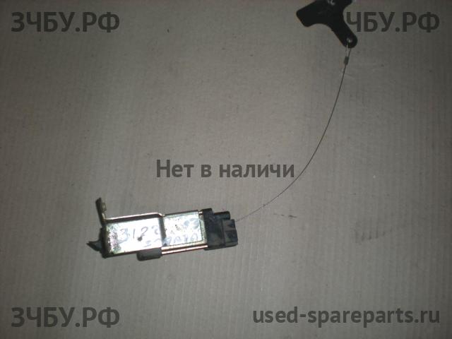 Hyundai Sonata 5 Замок лючка бензобака