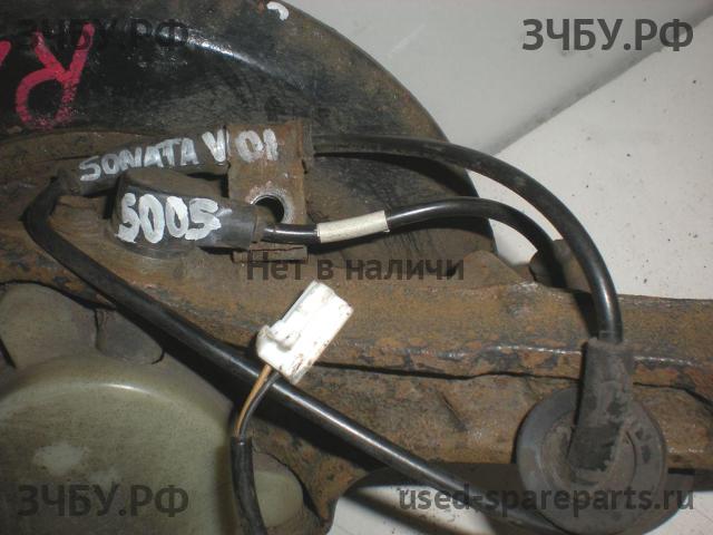 Hyundai Sonata 5 Датчик ABS задний