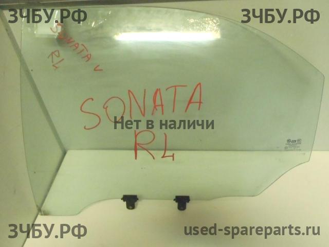 Hyundai Sonata 5 Стекло двери задней левой
