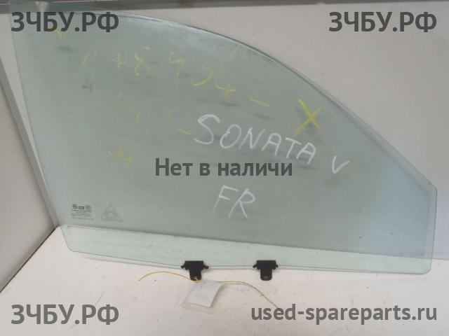 Hyundai Sonata 5 Стекло двери передней правой