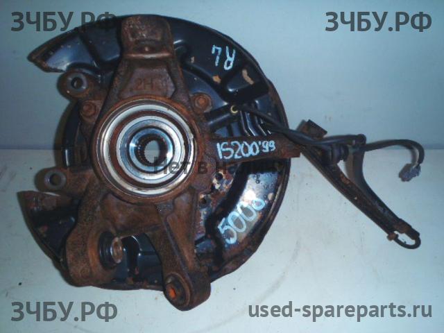 Lexus IS (1) 200/300 Кулак задний левый