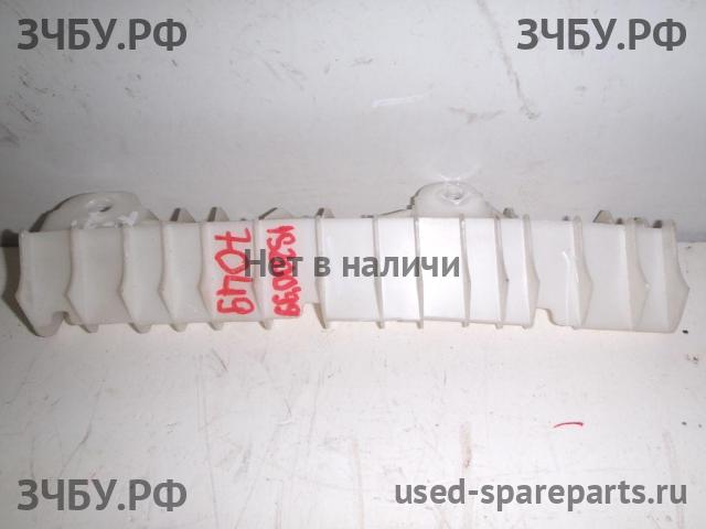 Lexus IS (1) 200/300 Кронштейн