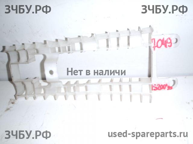 Lexus IS (1) 200/300 Кронштейн