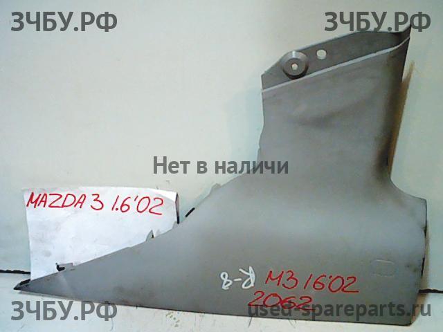 Mazda 3 [BK] Накладка стойки задней правой