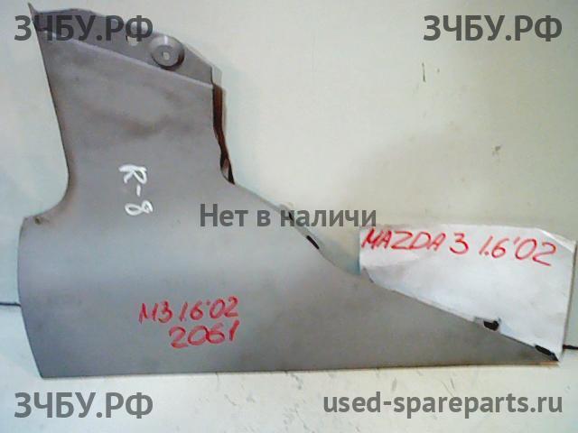 Mazda 3 [BK] Накладка стойки задней левой