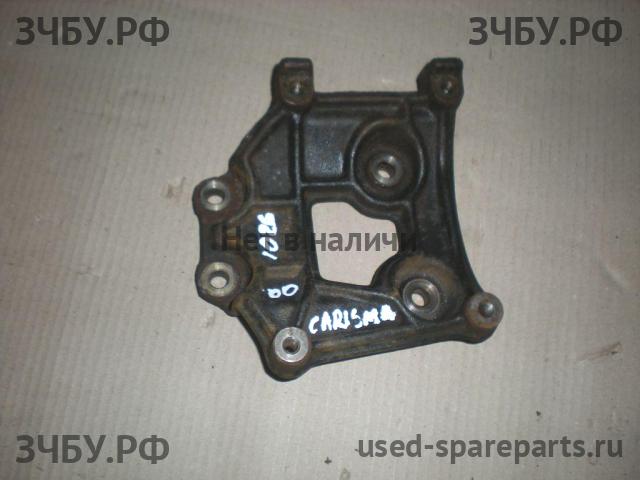 Mitsubishi Carisma (DA) Кронштейн