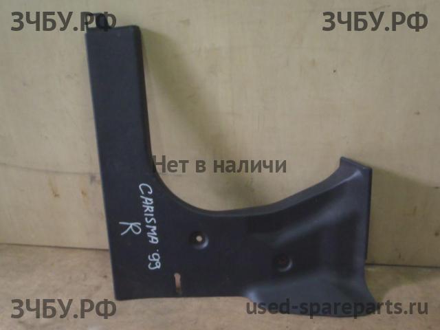 Mitsubishi Carisma (DA) Накладка
