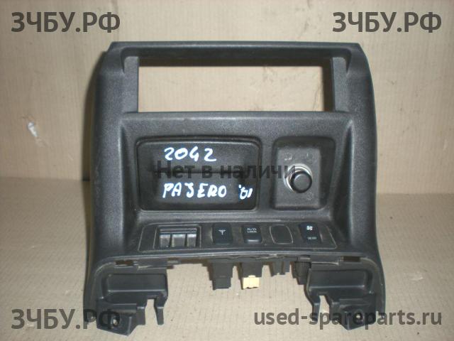 Mitsubishi Pajero/Montero 3 Пепельница