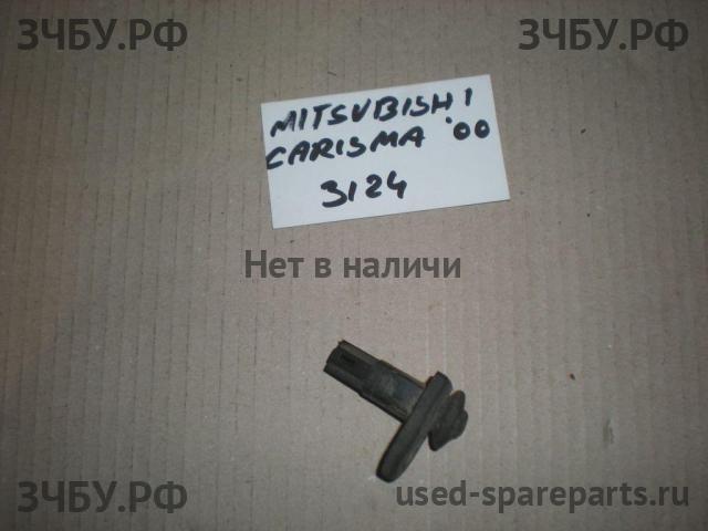 Mitsubishi Carisma (DA) Выключатель концевой