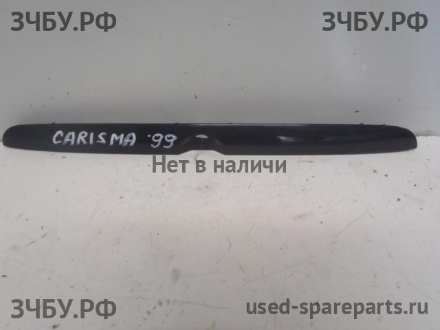 Mitsubishi Carisma (DA) Накладка на крышку багажника