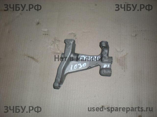 Mitsubishi Pajero/Montero 3 Кронштейн ТНВД