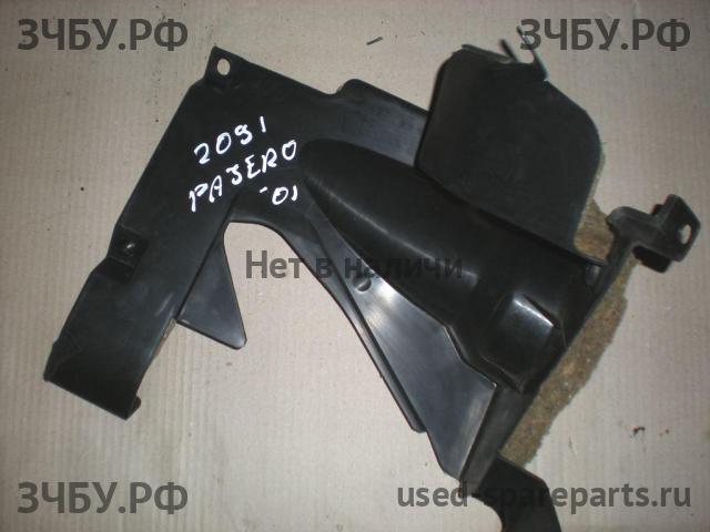 Mitsubishi Pajero/Montero 3 Кожух рулевой колонки