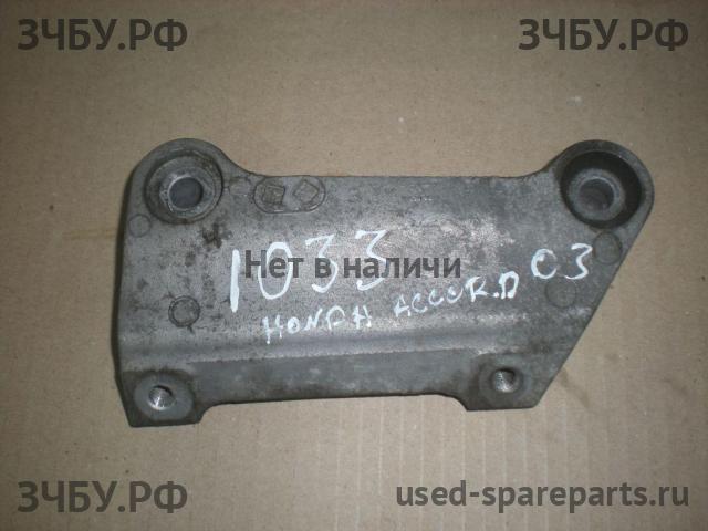 Honda Accord 7 Кронштейн