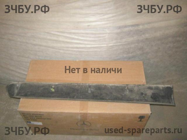 Volvo XC-70 Cross Country (1) Молдинг двери передней левой