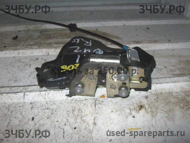 Toyota Camry 5 (V30) Замок двери передней правой