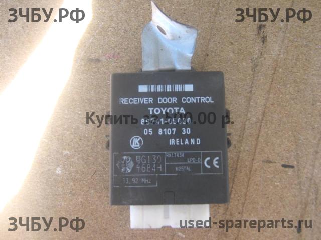 Toyota Avensis 1 Блок управления центральным замком