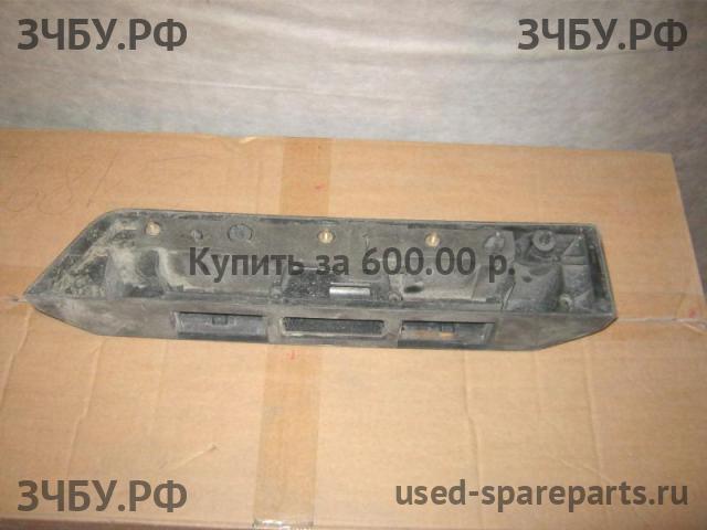 Land Rover Discovery 3 Накладка на дверь багажника