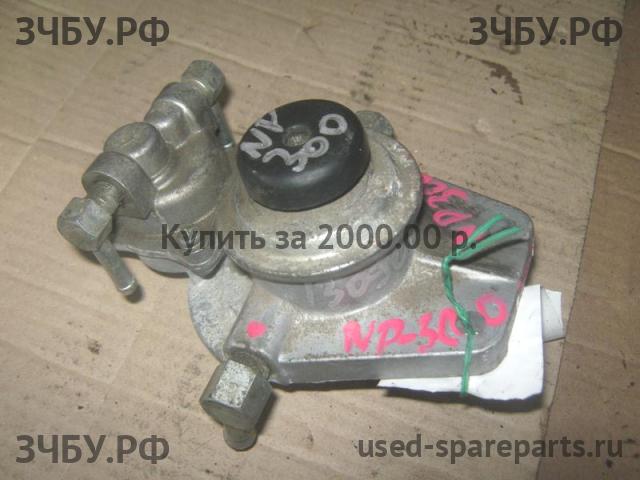 Nissan NP300 1 (D40) Насос подкачки
