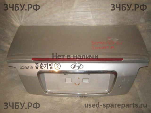 Hyundai Sonata 5 Крышка багажника