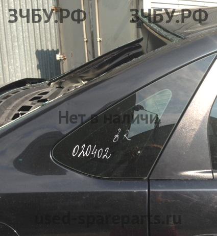 Ford Focus 2 Стекло кузовное глухое правое