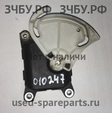 Volkswagen Passat B5 Моторчик заслонки печки