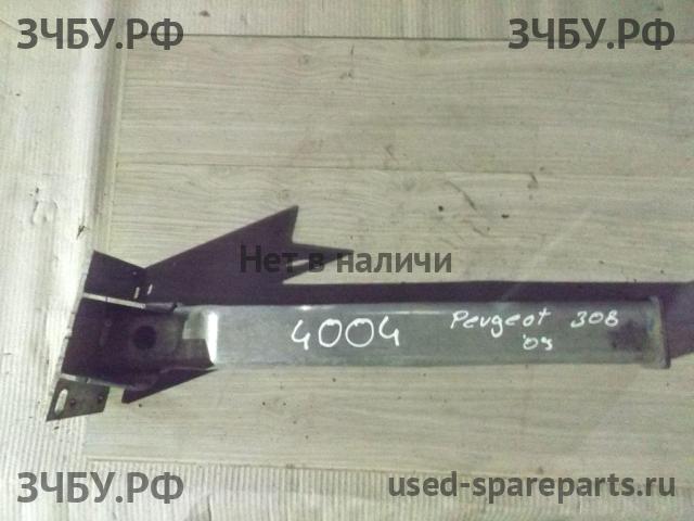 Peugeot 308 Кронштейн бампера передний