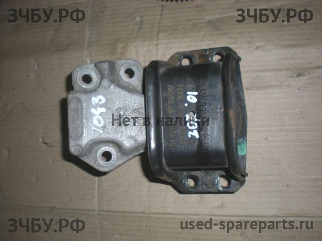 Peugeot 307 Опора двигателя