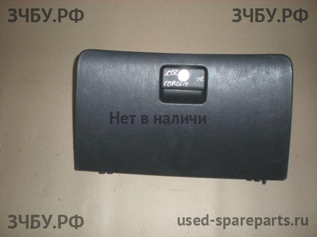 Toyota Corolla (E12) Бардачок