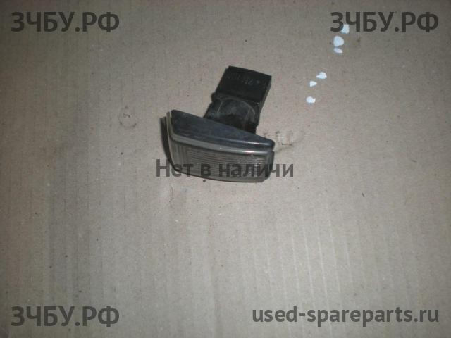 Volvo S40 (1) Указатель поворота в крыло (повторитель)