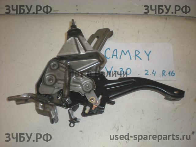 Toyota Camry 5 (V30) Рычаг стояночного тормоза