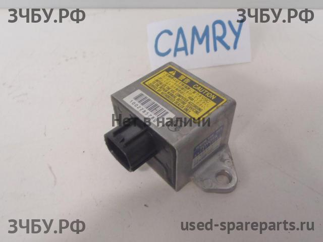 Toyota Camry 5 (V30) Датчик курсовой устойчивости