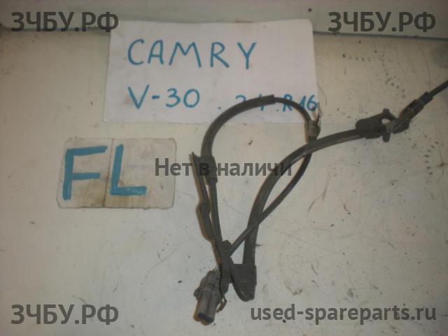 Toyota Camry 5 (V30) Датчик ABS передний