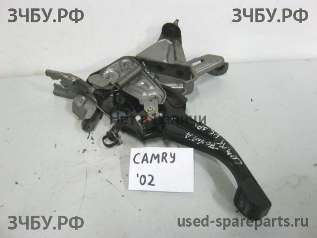 Toyota Camry 5 (V30) Педаль тормоза