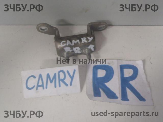 Toyota Camry 5 (V30) Петля двери задней правой