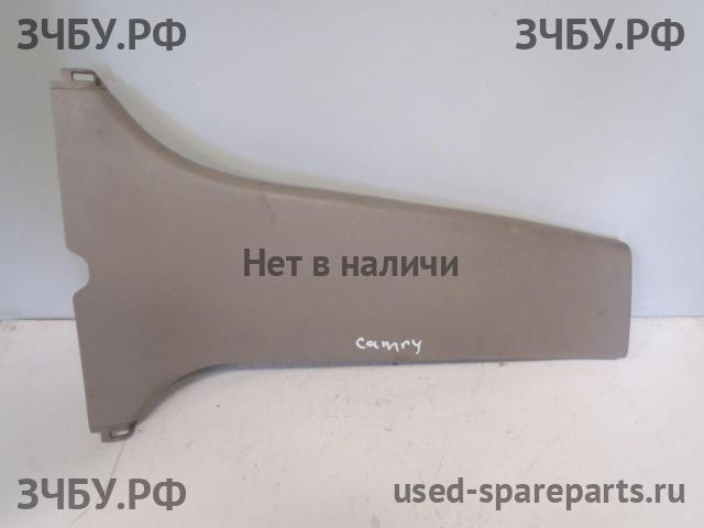 Toyota Camry 5 (V30) Накладка стойки средней левой