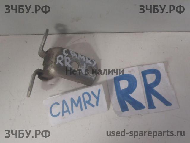 Toyota Camry 5 (V30) Петля двери задней правой