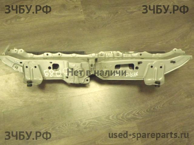 Toyota Yaris 2 Панель передняя (телевизор)